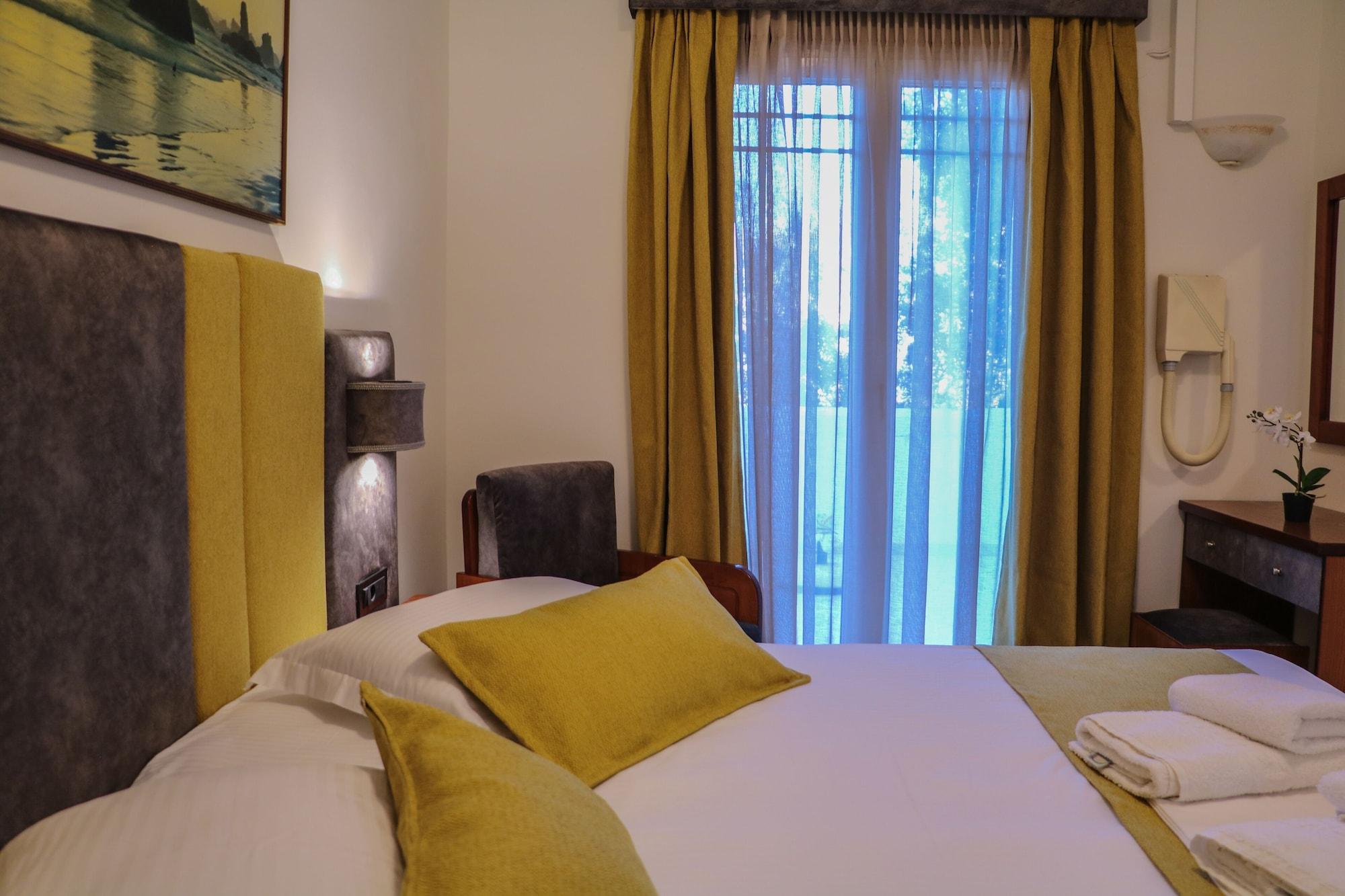 Hotel Dionysis Studios 阿达玛斯 外观 照片